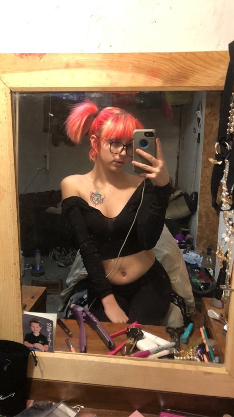 Novaa Star sexy nackten bild