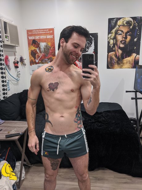 Pup Beaux pornostar kostenlose bilder