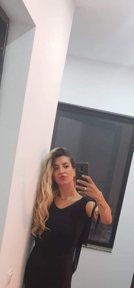 Lucy Aly erwachsene nacktheit fotos