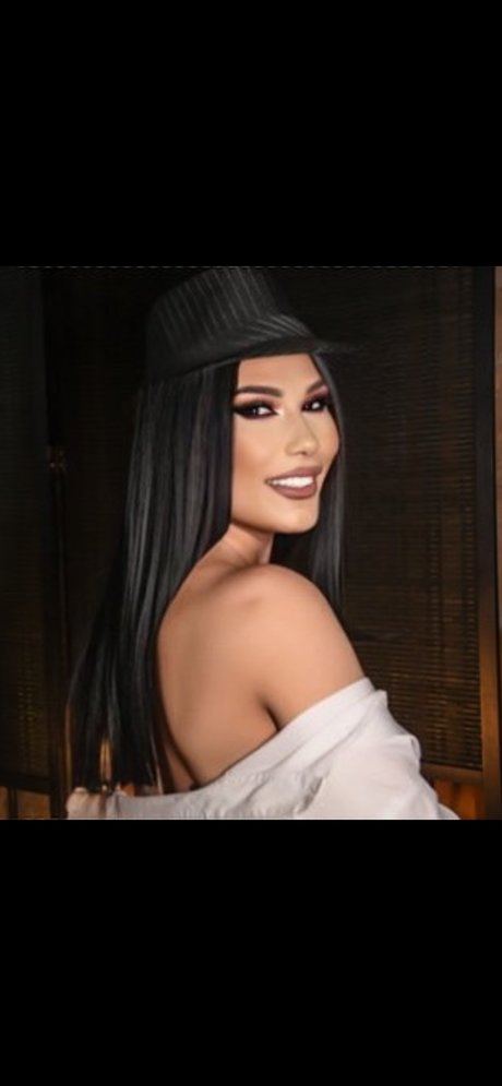 I am Alina pornostar akt foto