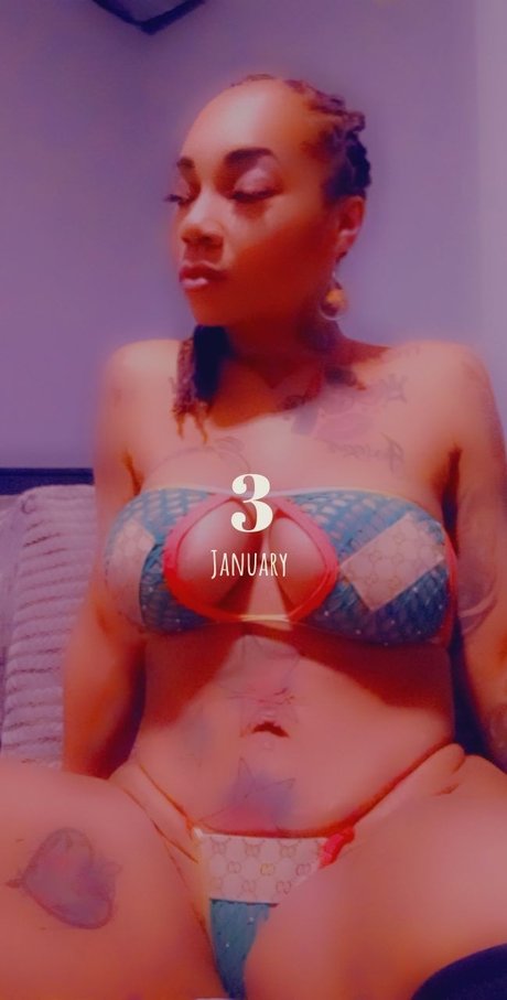 Fendi Baddie akt fotos