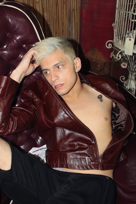 Laury J nacktheit top bilder