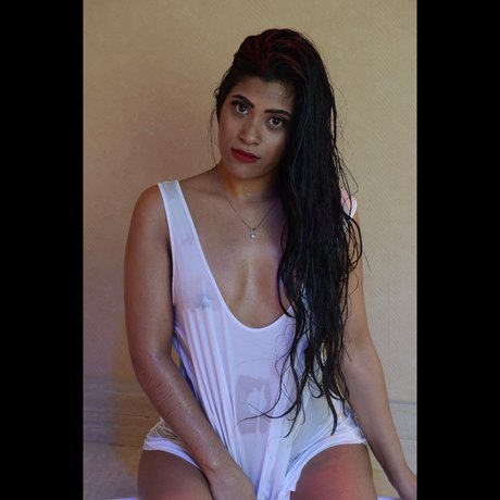 KeshaniAlizahh exklusive porno bilder