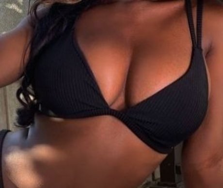 Luna Benoit sexy galerien