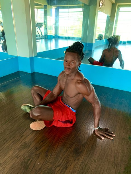 Poeta Negro HD sexy exklusive galerien