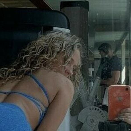 Emma Carlson erotische kunst galerie