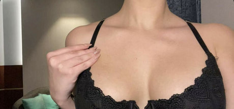 Roz Idrissi sexy perfekte bild