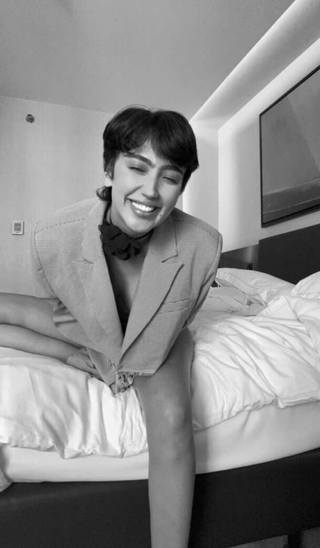 Roz Idrissi porno hübsche galerie