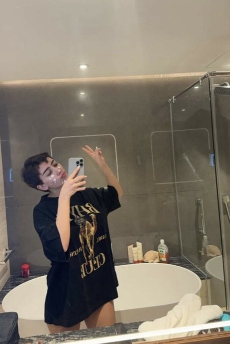 Roz Idrissi sex galerien