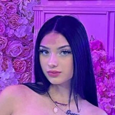 Leslie Emma schöne hübsche galerie