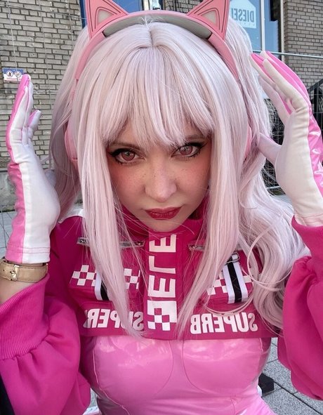 Linameowmeow beste heiße bild