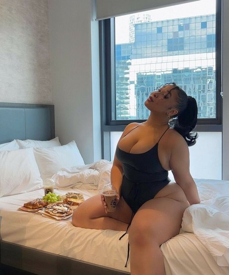 großer schwanz trans-onlyfans kunst top bild