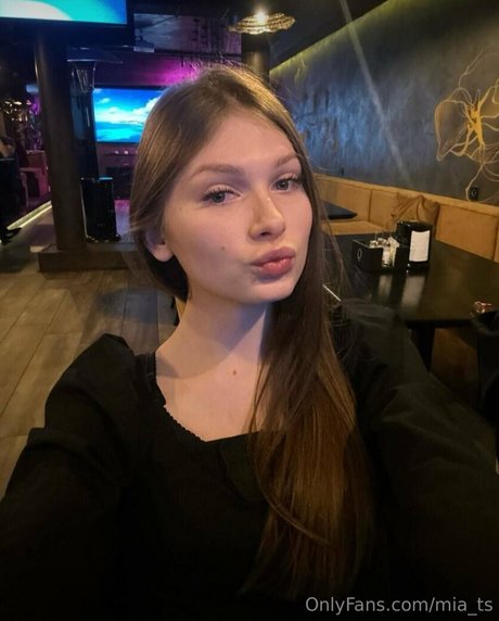 mia ts erotische perfekte fotos
