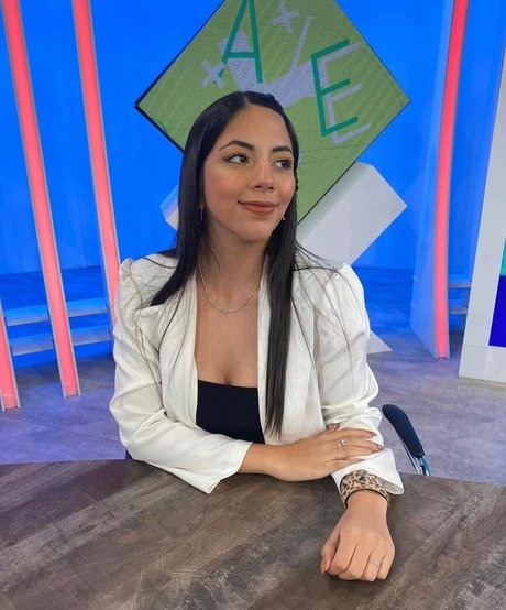 Valentina Kavata schauspielerin top fotos