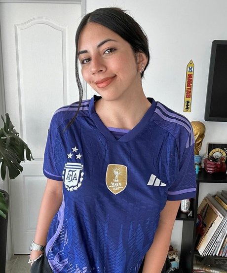 Valentina Kavata nackt sexy bild