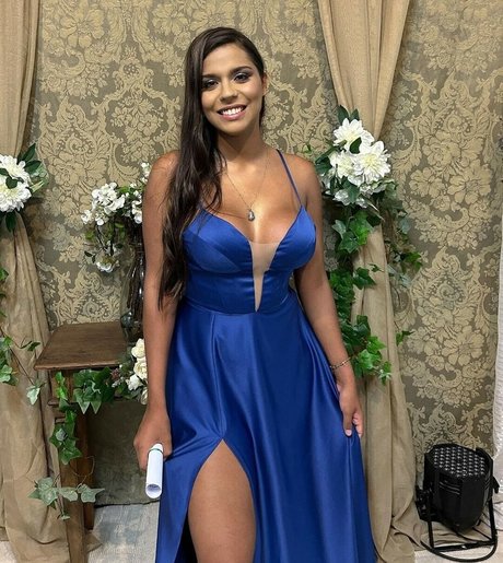 Melzinha V Christ nacktheit schöne foto