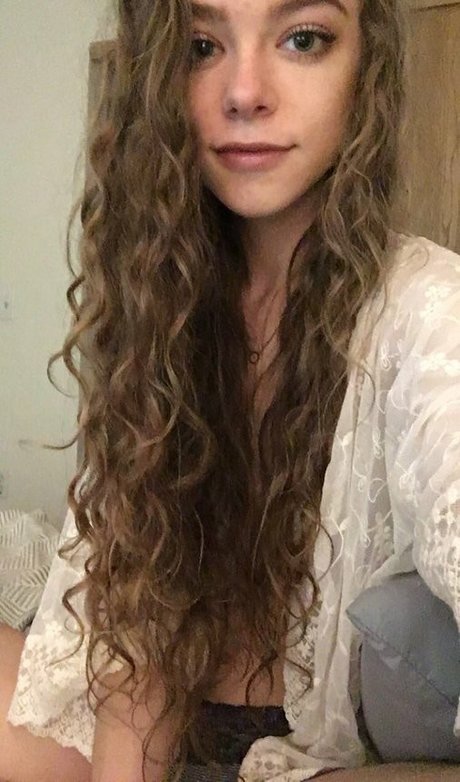 Rose Castella hd nackten galerie