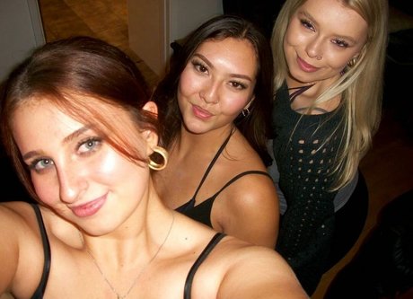 Sarah Anne Hooper sexy xxx galerie