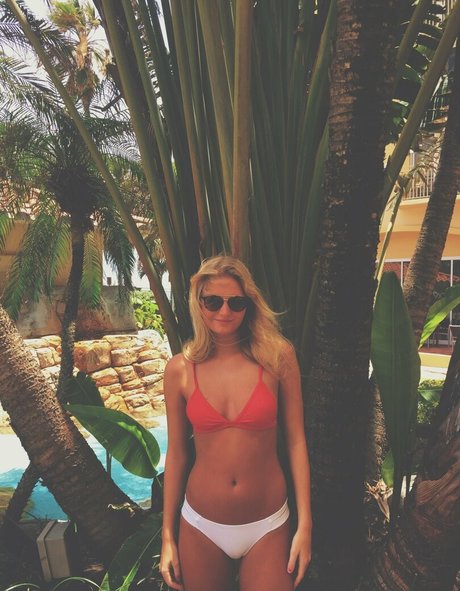 Ellie Gall kunst nackt bilder