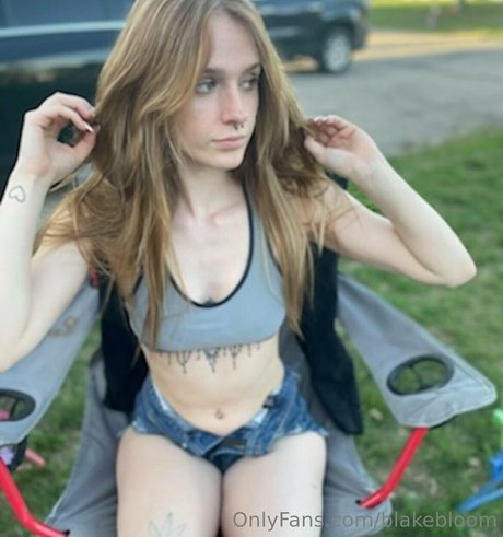 blakebloom nackt heiße bilder