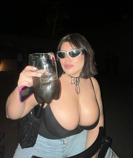 Victoria Zoto model sex bild