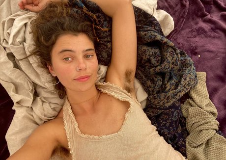 lolahippy nacktheit kunst galerie