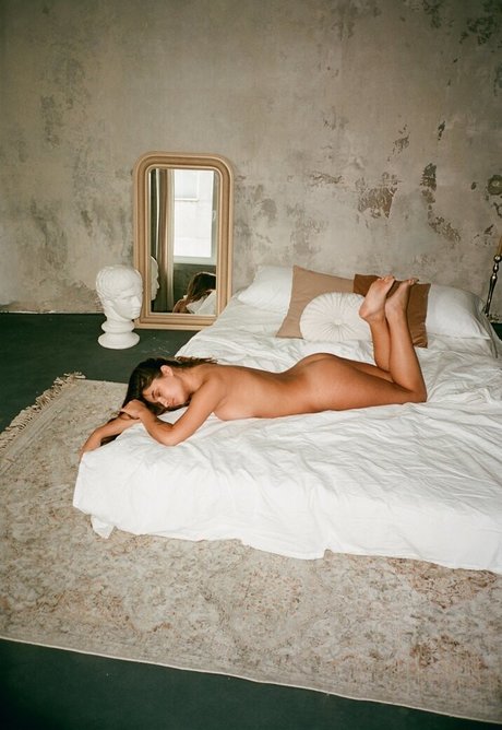 Avrelia Amaris sexy hd galerien