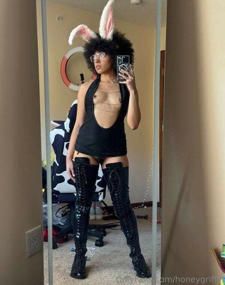 Honey Griffin nacktheit akt bild