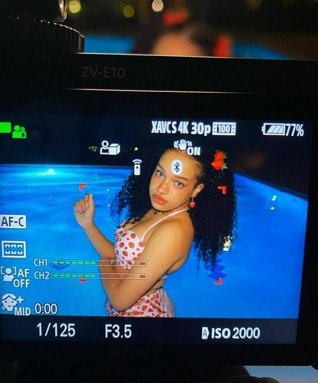 große titten brünette nur fans schöne nackte bilder