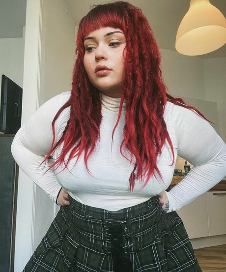 Nivashiroth schauspielerin kunst galerie