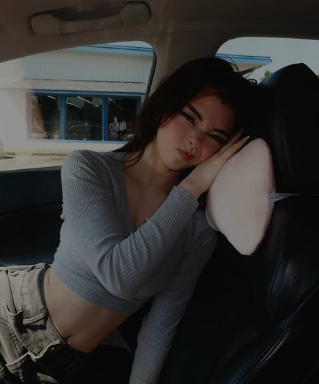 Carly Mai nackt pornostar foto