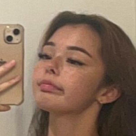 Carly Mai model kostenlose bilder