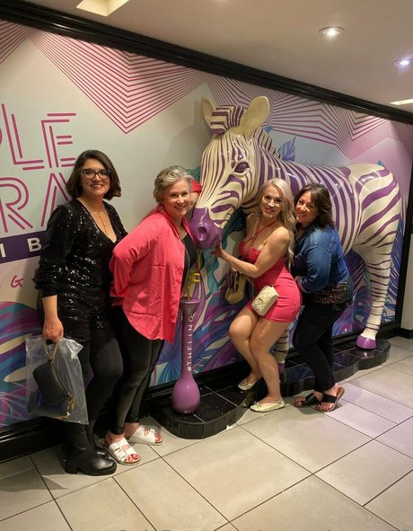 Miss Ava James pornostar akt bilder