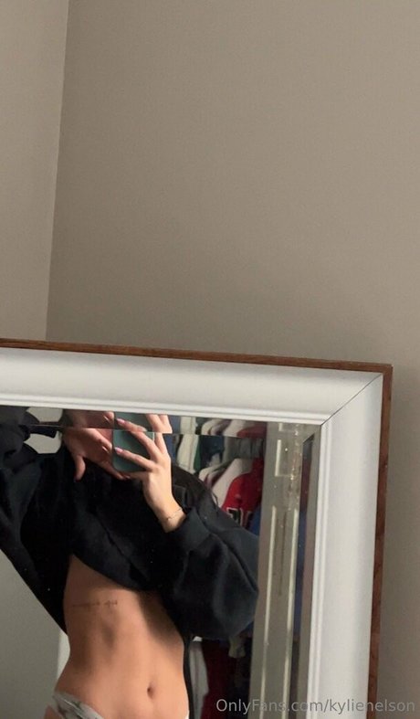 kylienelson heiße sexy galerie