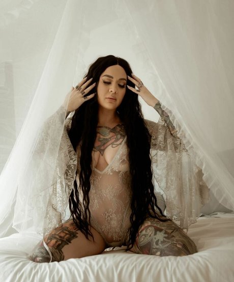 Megs v2 erwachsene nackt fotos