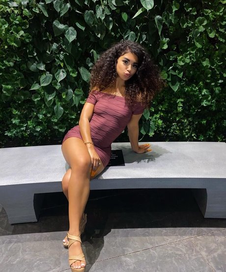 Journi Carr freie erotische bild