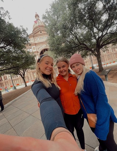 Caroline Kupka perfekte akt bild