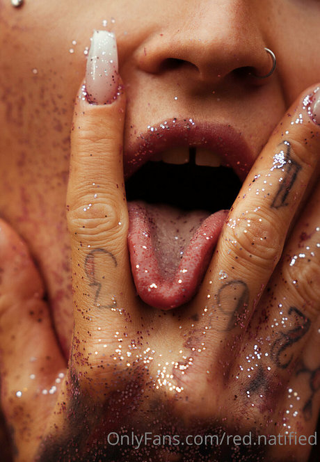 red natified sex foto