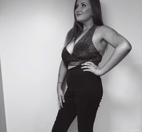 Amy Heslop exklusive bilder