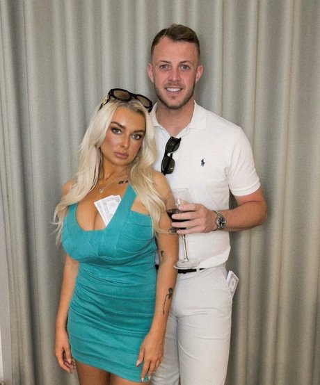 Lucy Cartlidge hübsche pornostar bild