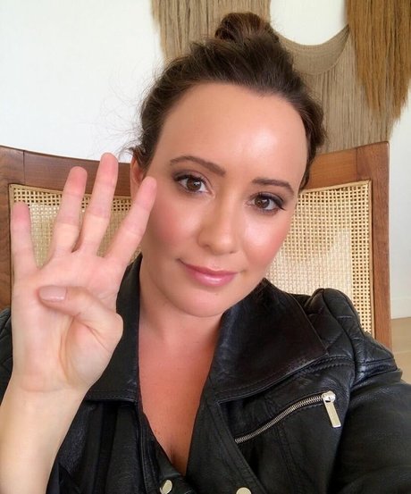 Courtney Jaye porno exklusive bilder