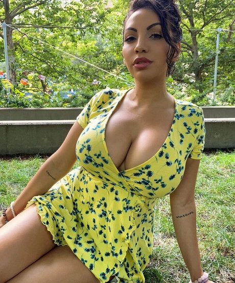 Crueltyfreecurves hübsche freie archiv