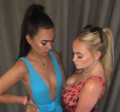 Lucy M top nackt bild