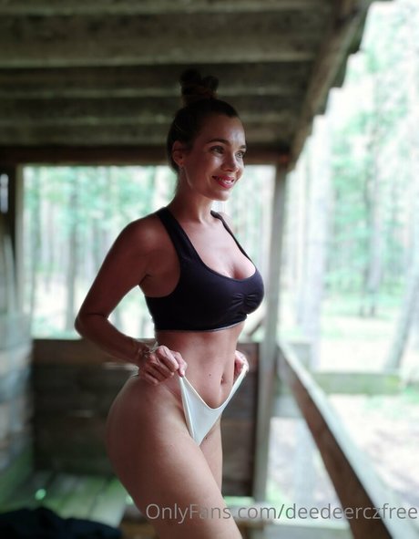 deedeerczfree model schöne fotos