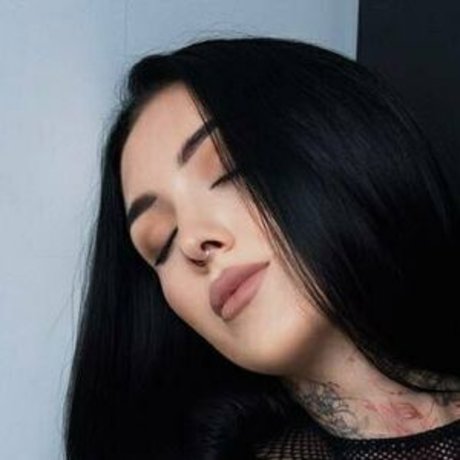 _Poison lips_ nackten foto