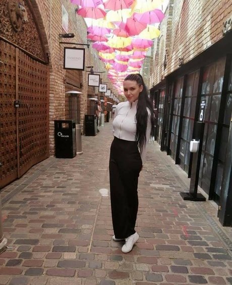 Antonia Jay King exklusive erotische galerien