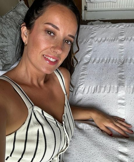 Scarlet Storm heiße nette archiv