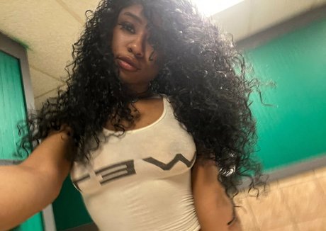 rwtarded hübsche nacktheit bild