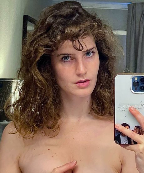 Moria Akons hübsche nackt bilder