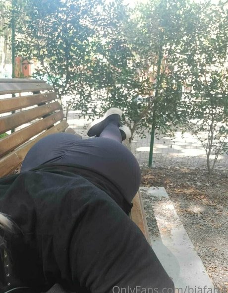 bia farts top nackten fotos